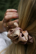 Silk Scrunchy | Seidenschrunchy - black tea & eldeberries