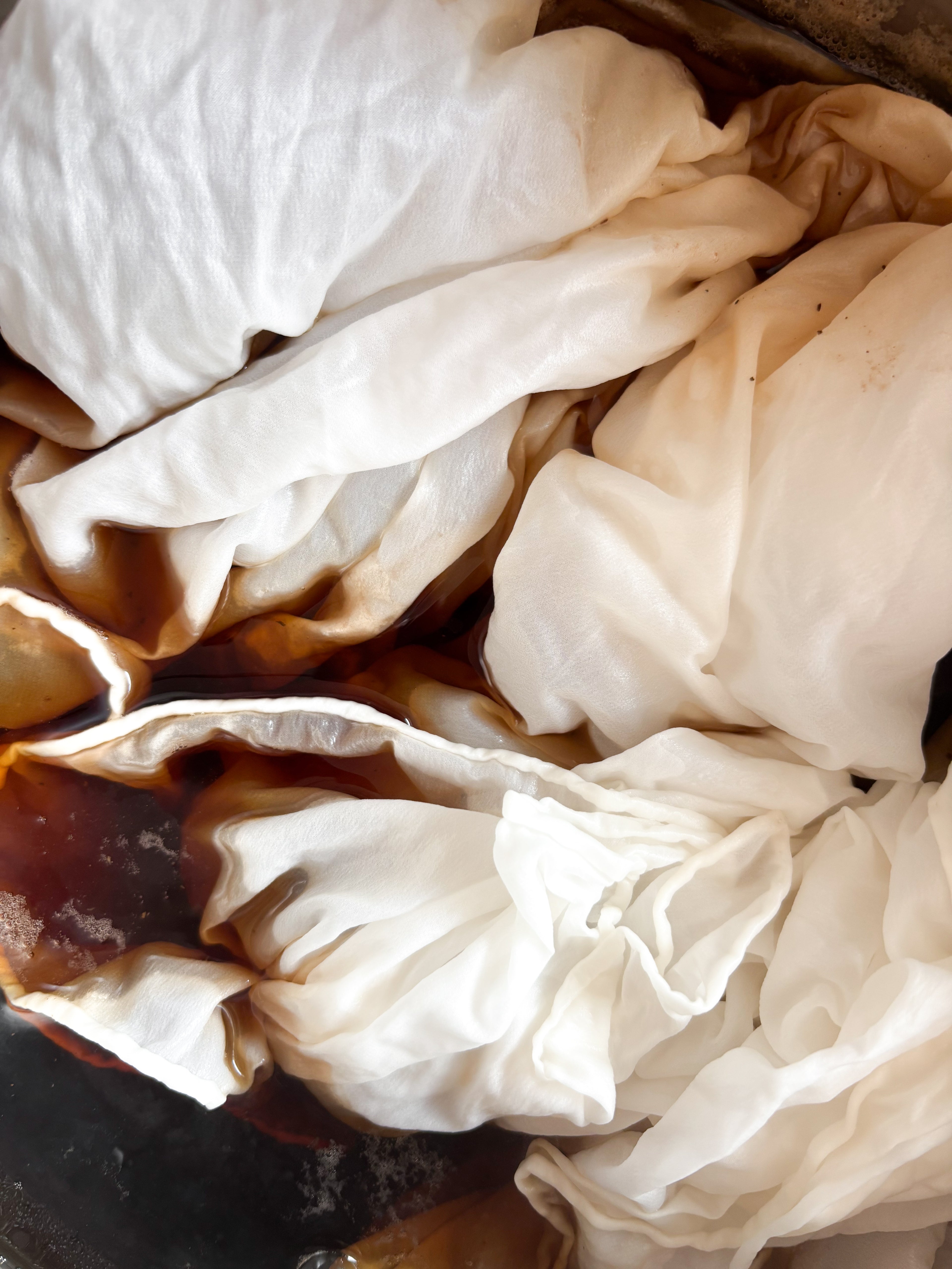 E-Guide "Seide natürlich Färben" | DIY Seidentuch natürlich färben mit Schwarzem Tee