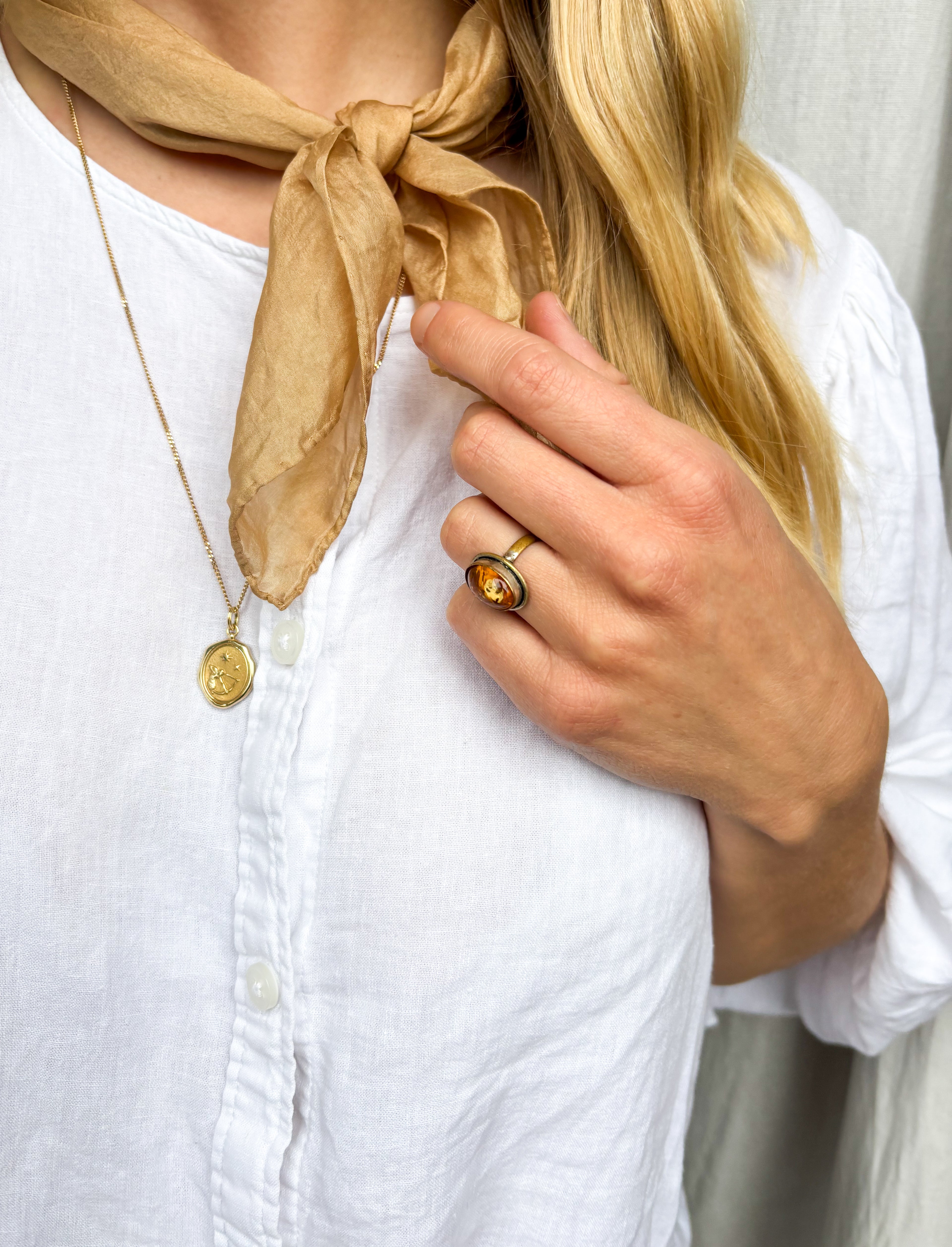 E-Guide "Seide natürlich Färben" | DIY Seidentuch natürlich färben mit Schwarzem Tee