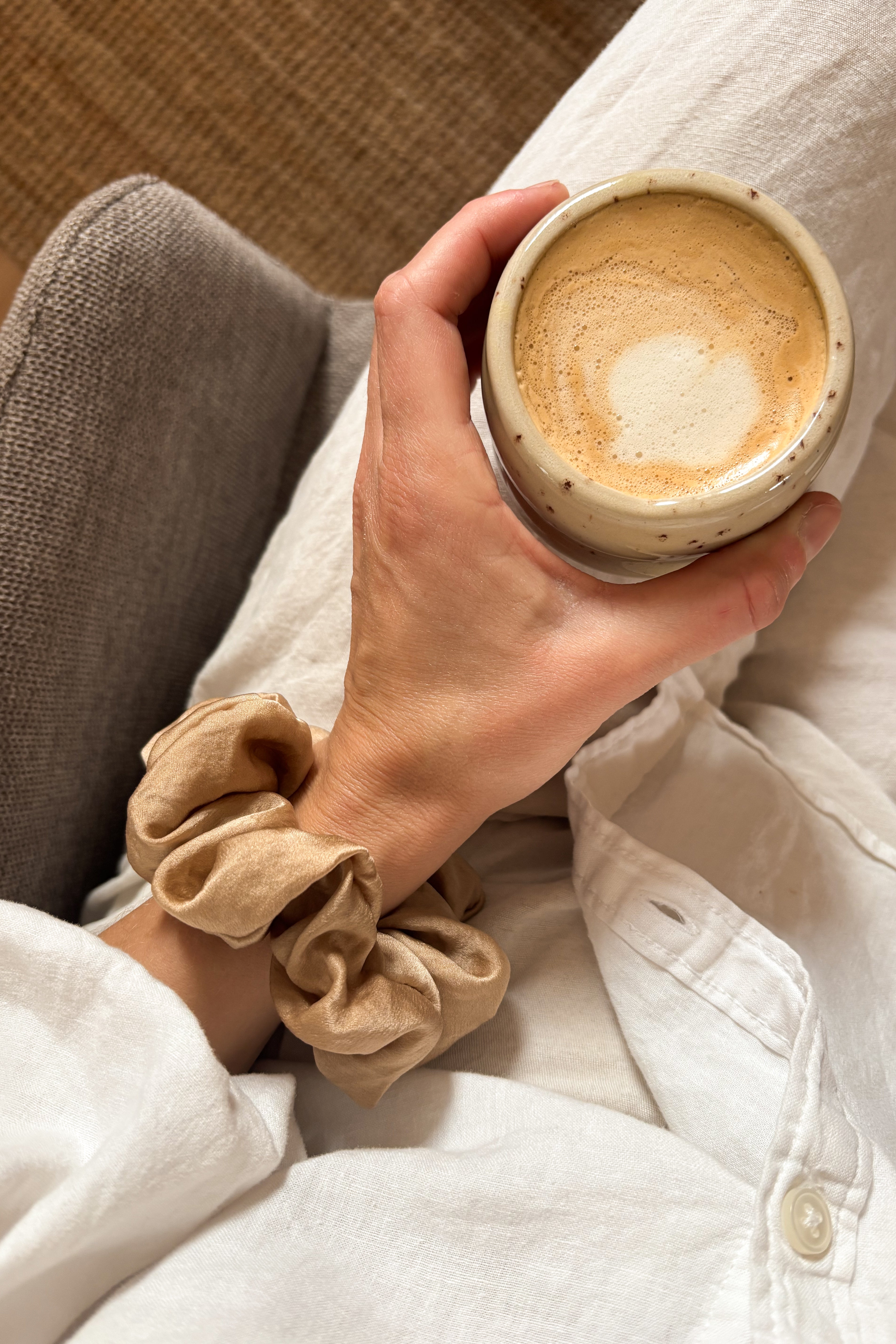 Silk Scrunchy | Seidenschrunchy gefärbt mit Schwarzem Tee